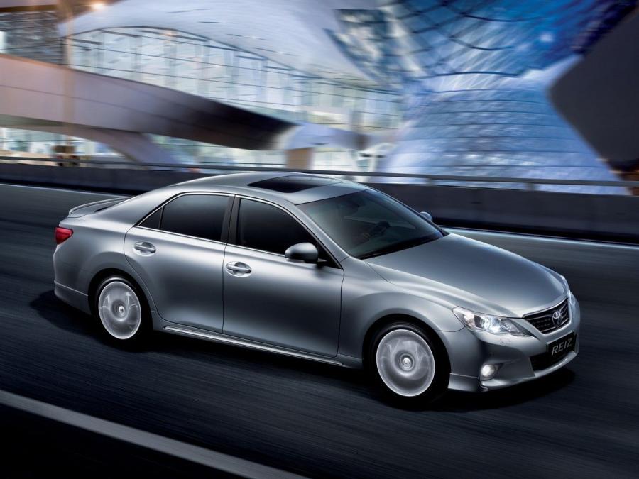  Toyota Reiz 2010 года  (фото 3 из 12)